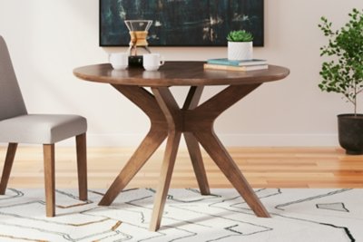 Lyncott Dining Table and 4 Chairs - Image 10