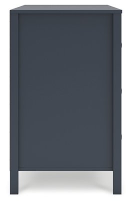 Simmenfort Dresser - Image 9