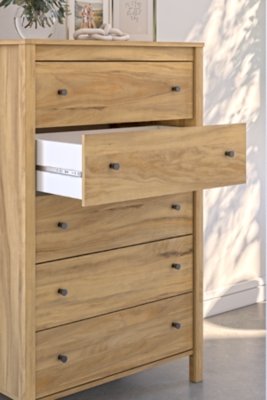 Bermacy Chest of Drawers - Image 11