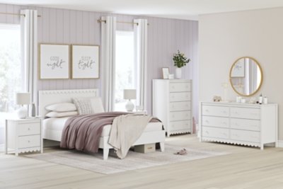 Hallityn Nightstand - Image 13