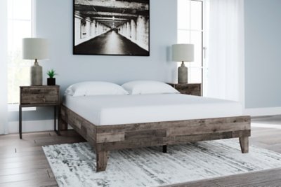 Neilsville Queen Platform Bed - Image 3