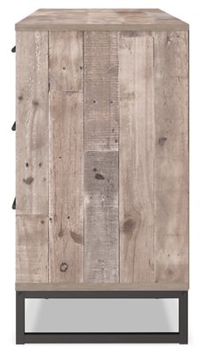 Neilsville Queen Platform Bed, Dresser, Chest and 2 Nightstands - Image 5