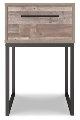 Neilsville Queen Platform Bed, Dresser, Chest and 2 Nightstands - Image 19