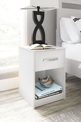 Flannia Nightstand - Image 3