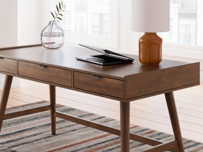 Lyncott 60" Home Office Desk - Image 10