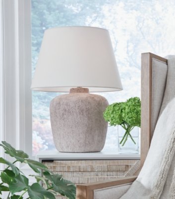 Danry Table Lamp - Image 3