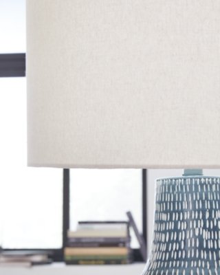 Schylarmont Table Lamp - Image 4