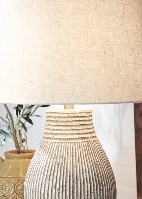 Layal Table Lamp - Image 4