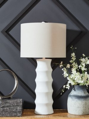Veraleigh Table Lamp - Image 3