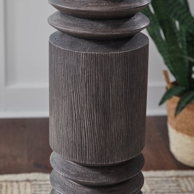 Fainwell Floor Lamp - Image 4