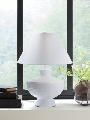 Harelwood Table Lamp - Image 3