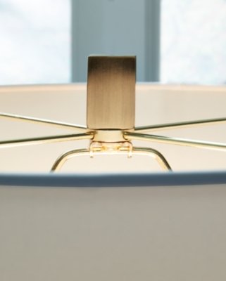 Teelsen Table Lamp - Image 4