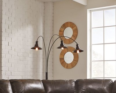 Sheriel Floor Lamp - Image 4