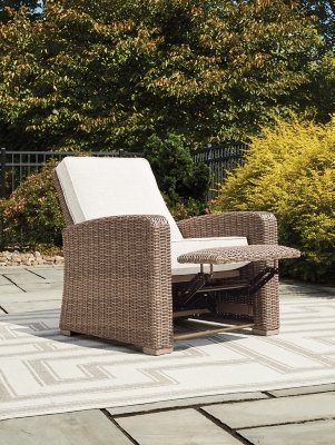 Beachcroft Outdoor Recliner - Image 10