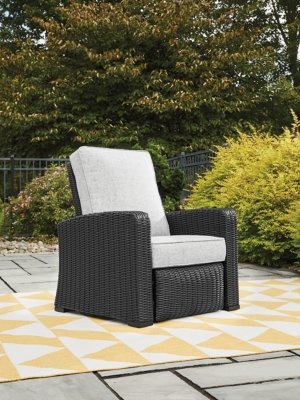 Beachcroft Outdoor Recliner - Image 3