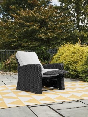 Beachcroft Outdoor Recliner - Image 10