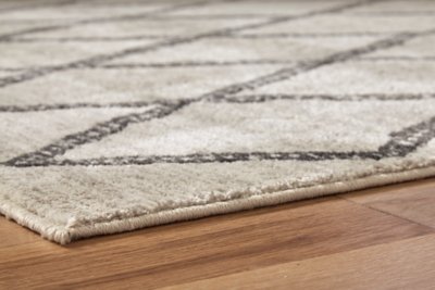Jarmo 5' x 7' Rug - Image 3