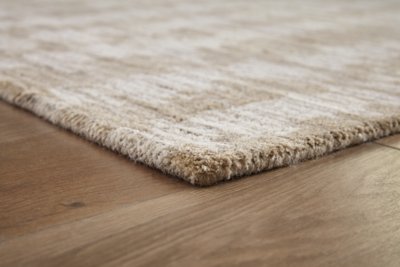 Abanlane 5' x 7' Rug - Image 4