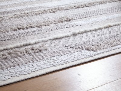 Oranford 7'8" x 10' Rug - Image 4