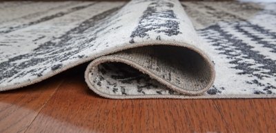 Devman 5'2" x 6'10" Washable Rug - Image 5
