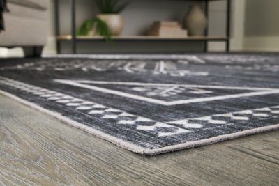 Arloman 5' x 7' Washable Rug - Image 4