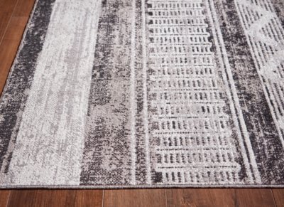 Henchester 5' x 7' Washable Rug - Image 4