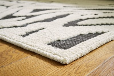 Thomwith 8' x 10'2" Washable Rug - Image 4