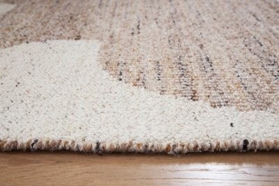 Brynnfield 8' x 10' Rug - Image 4
