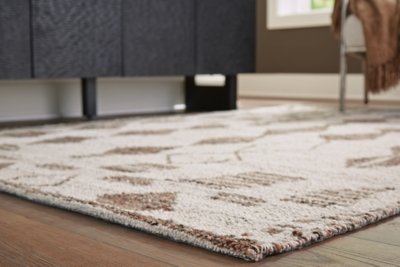 Brettler 8' x 10' Rug - Image 4