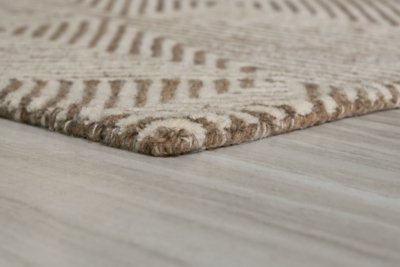 Jadott 8' x 10' Rug - Image 4