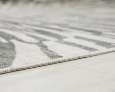 Verland Washable Large Rug - Image 4