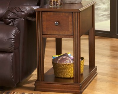 Breegin Chairside End Table - Image 3
