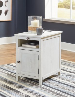 Treytown Chairside End Table - Image 3