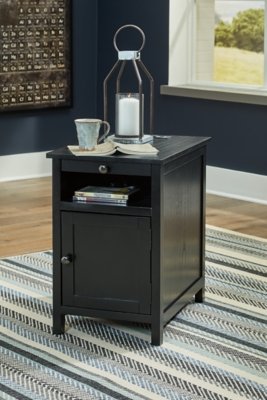 Treytown Chairside End Table - Image 3