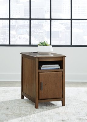 Devonsted Chairside End Table - Image 3