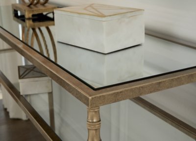Cloverty Sofa Table - Image 6