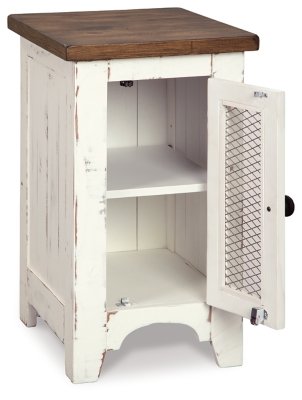 Wystfield Chairside End Table - Image 4