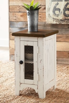 Wystfield Coffee Table and 2 End Tables - Image 19