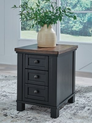 Wildenauer Chairside End Table - Image 3