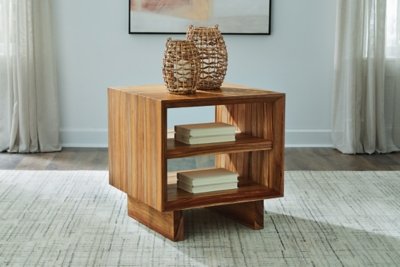 Dressonni End Table - Image 3
