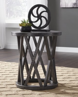 Sharzane End Table - Image 3