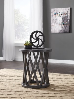 Sharzane End Table - Image 4