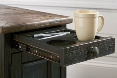 Tyler Creek Chairside End Table with USB Ports & Outlets - Image 11