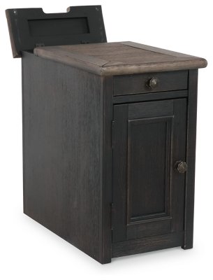 Tyler Creek Chairside End Table with USB Ports & Outlets - Image 4