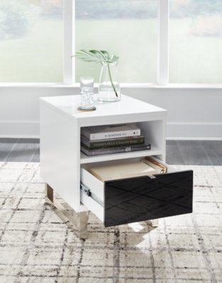 Gardoni Chairside End Table - Image 8