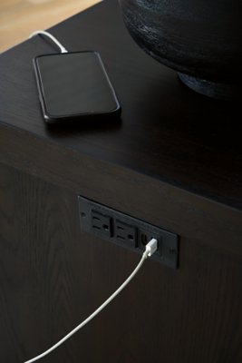 Kocomore Coffee Table and 2 Chairside End Tables - Image 16