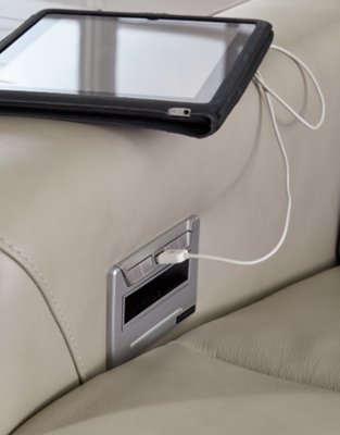 Battleville Power Reclining Loveseat - Image 9