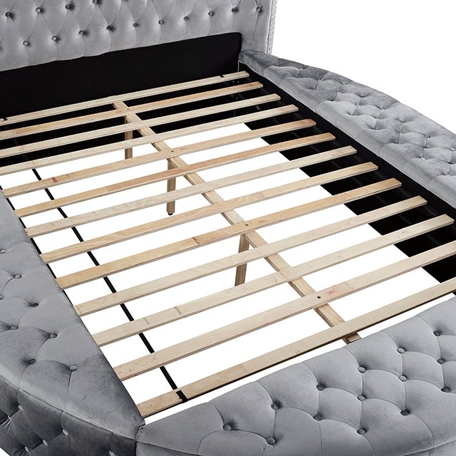 Sansom E.King Bed - Image 6