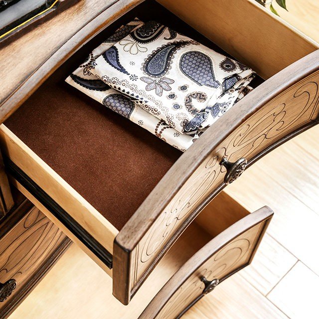 Emmaline Dresser - Image 3