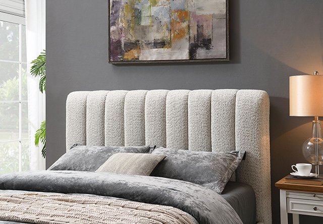 Traverso E.King Bed - Image 4